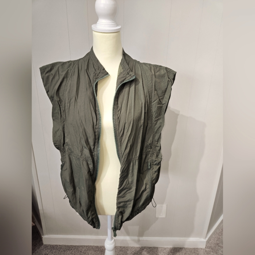 Free People Movement Olive Green Women's Sleeveless Jacket EUC